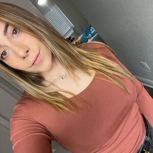 Meet your Posher, Alyssa